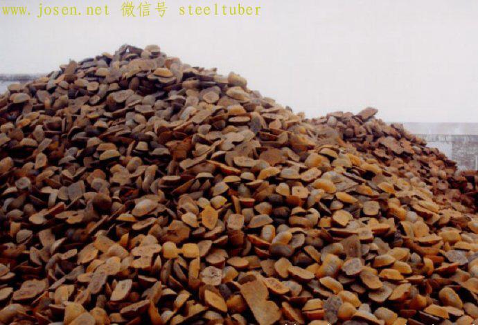 鑄造成型的生鐵塊.jpg 鑄造成型的生鐵塊.jpg