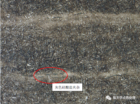 42CrMo 回火索氏體(材料帶狀)(縱向) 500× 42CrMo 回火索氏體(材料帶狀)(縱向) 500×